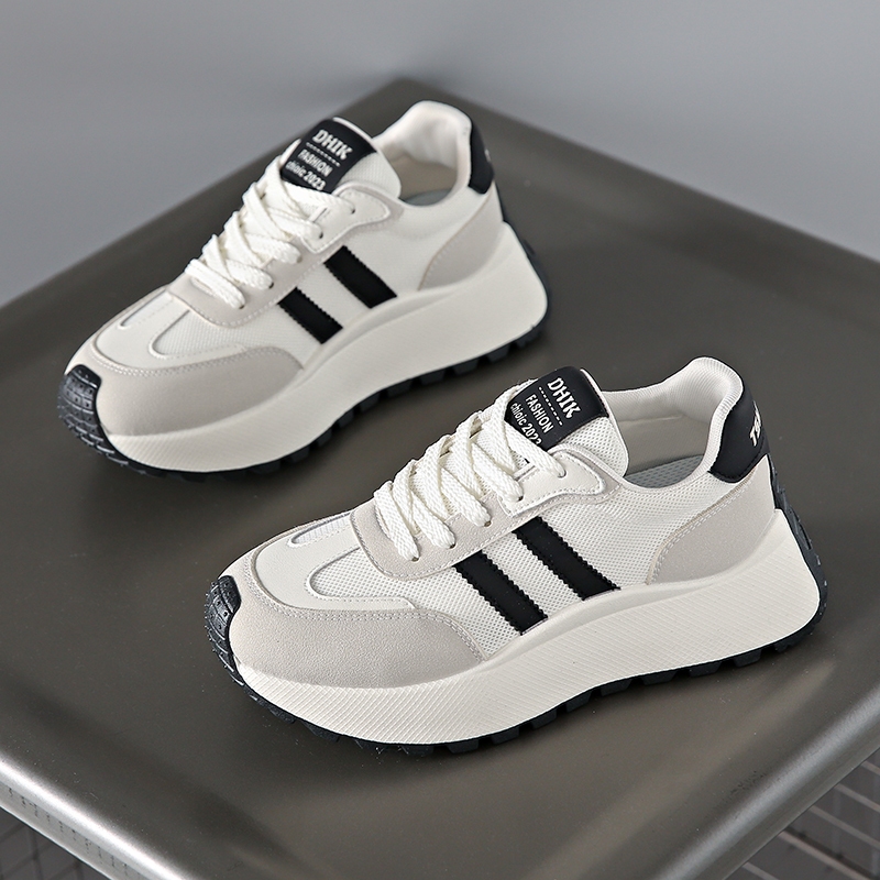 Sepatu Sneakers Wanita Tinggi Hitam Putih Premium