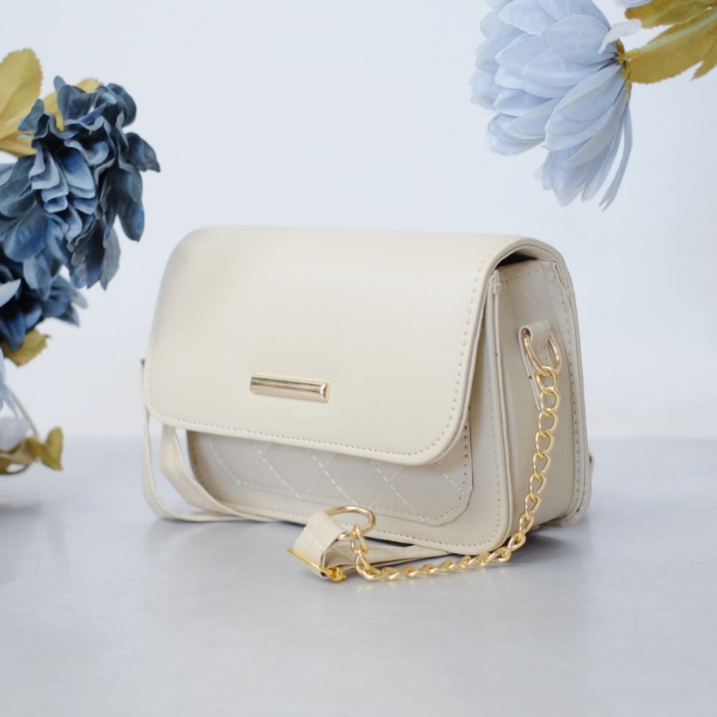 Tas Selempang Wanita Quilted Rantai Emas Slingbag Putih Kondangan Mewah Kekinian