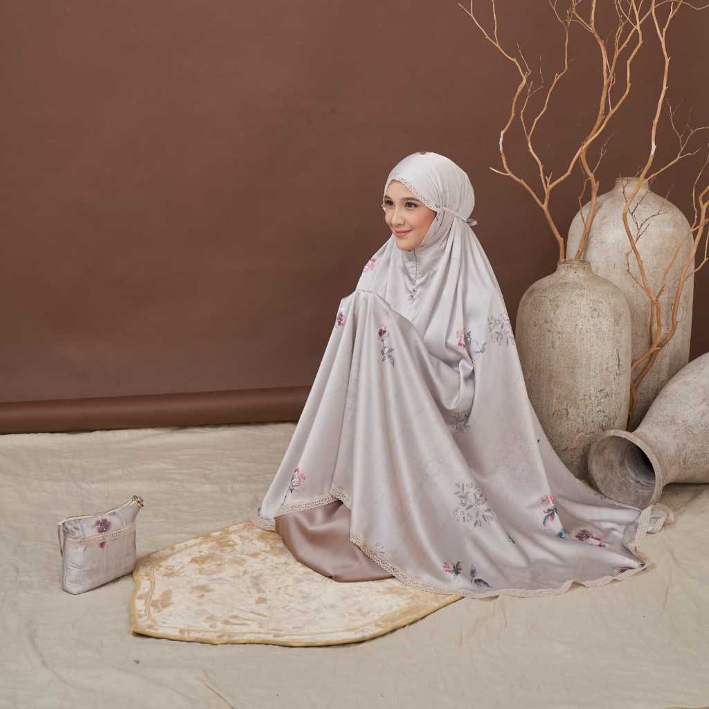 Venka Camelia Silky Prayer Set
