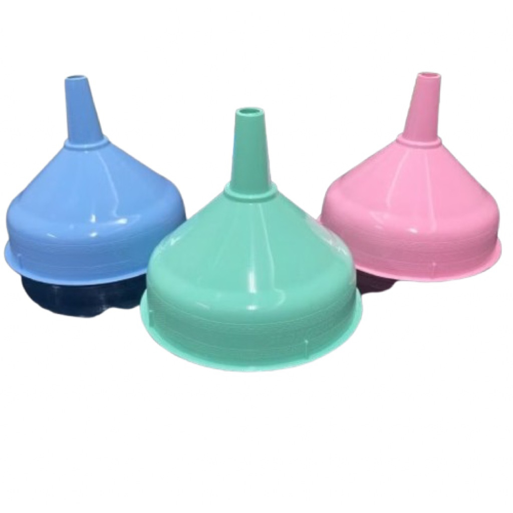 Corong Air / Corong Minyak Plastik tebal Ukuran Sedang 15cm
