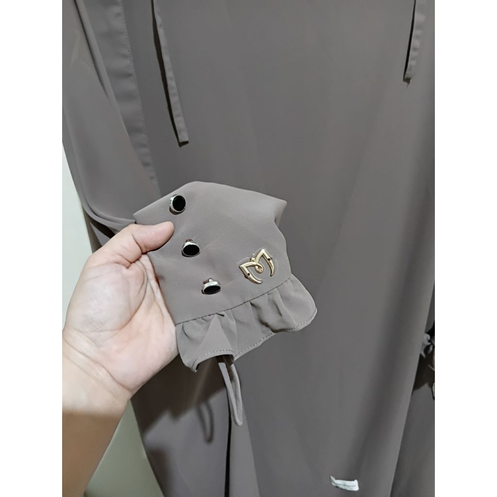 Abaya Overhead