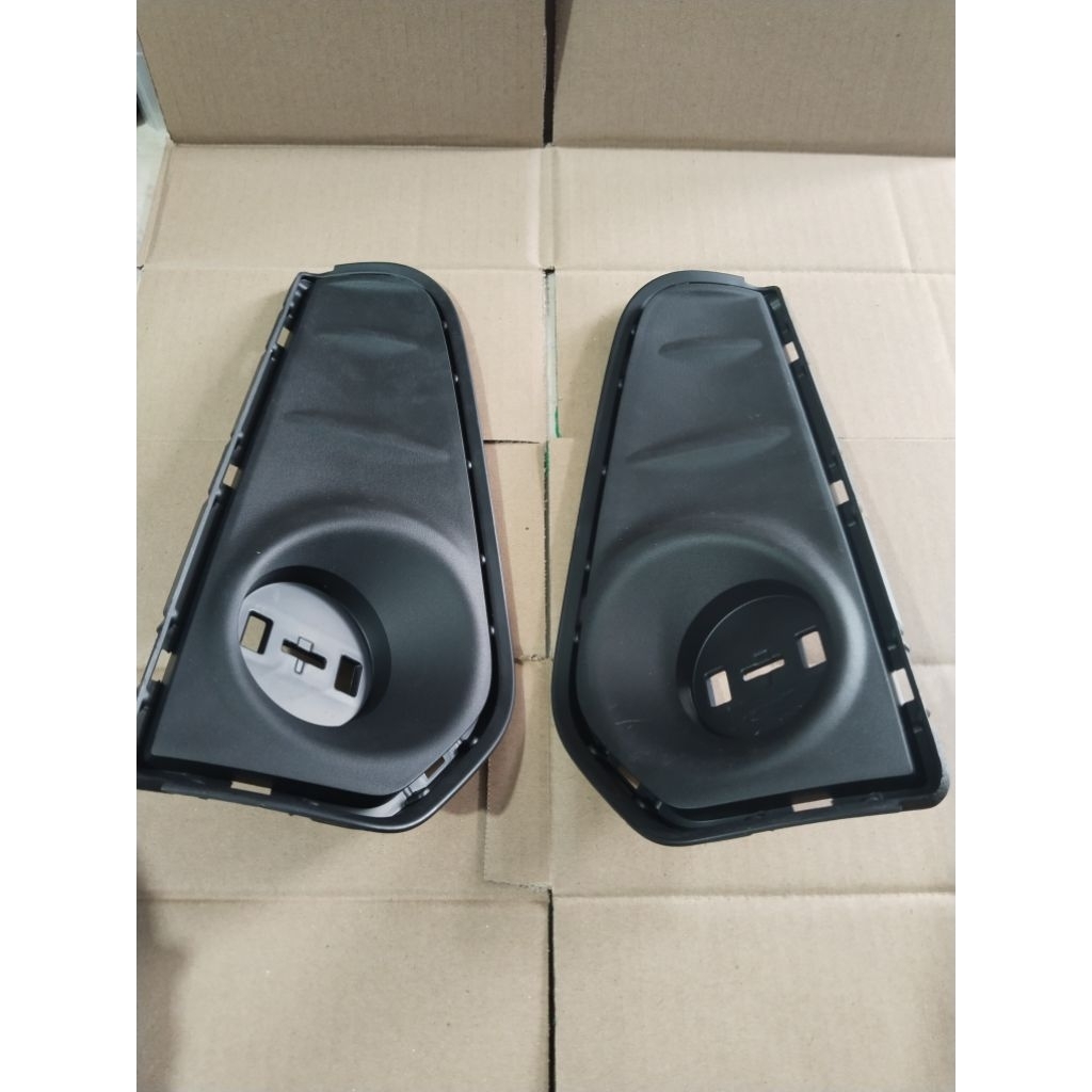 Tutup Cover Foglamp Bamper Belakang Avanza Veloz 2019-2022 Original