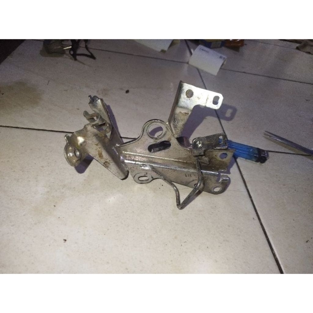 dudukan tameng depan yamaha aerox 155 original copotan