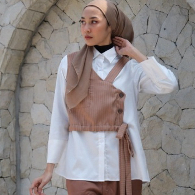 Pakaian blouse putih wanita HUSNA TOP by DYA ID MADIUN MAGETAN NGAWI PONOROGO
