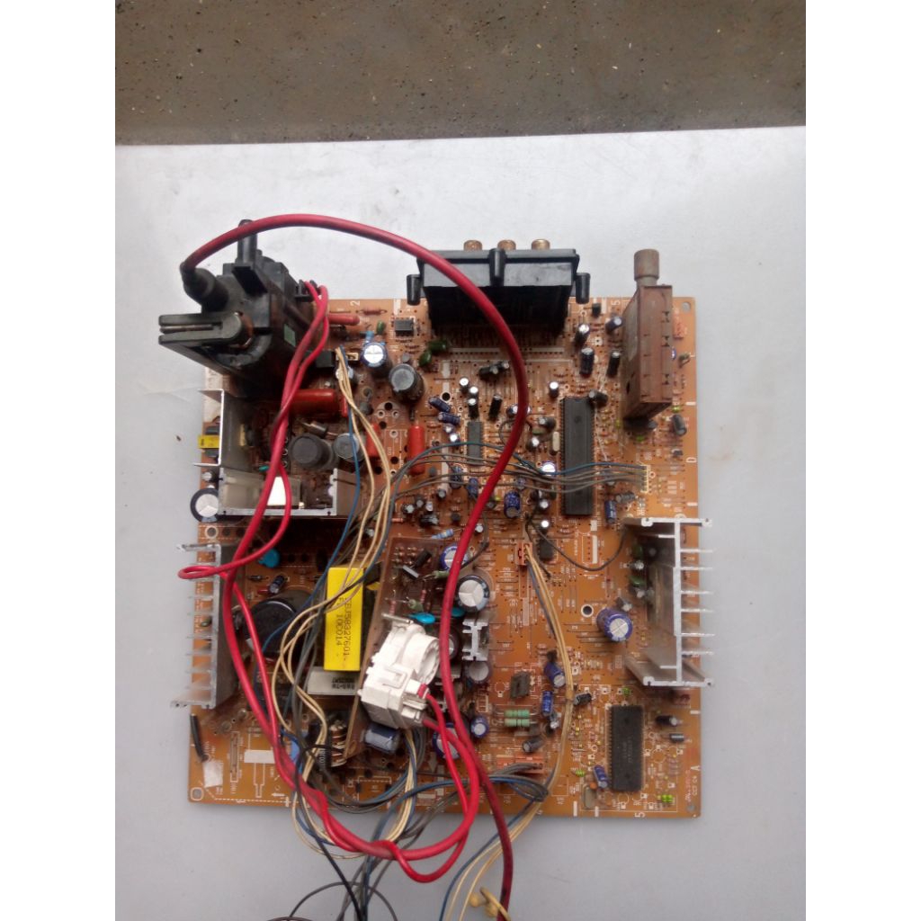 mesin tv LG kotak ic 2, tabung 21inch slim,komponen lengkap,cabutan blum test/gambling