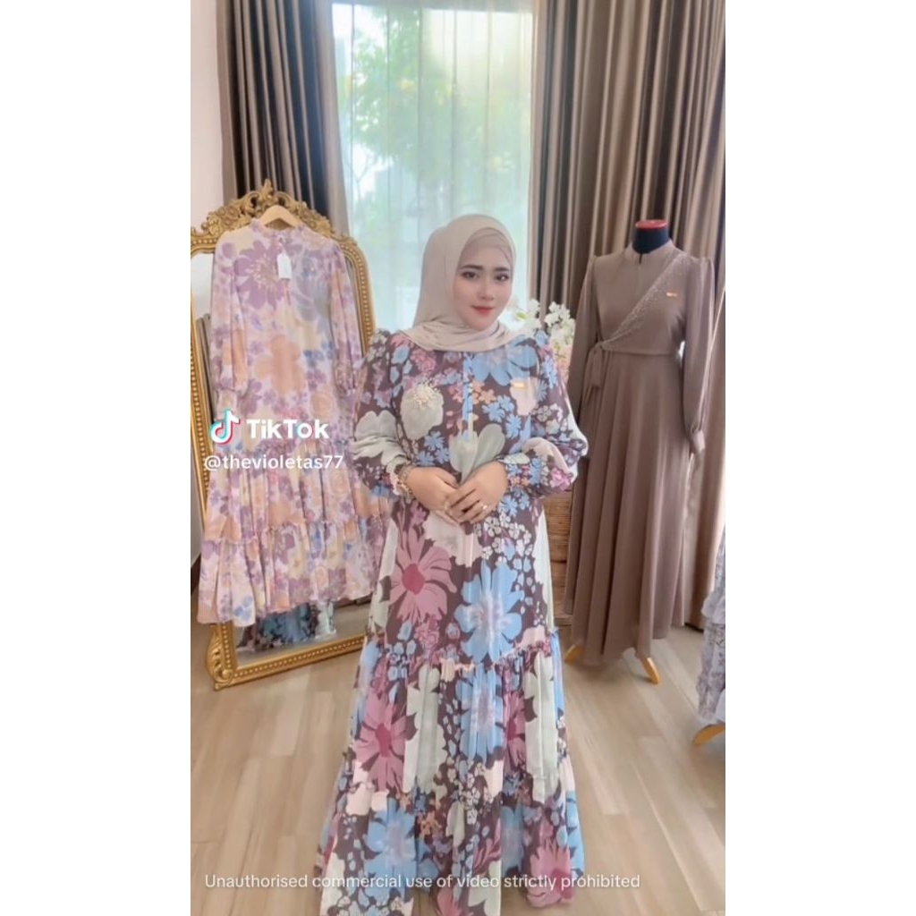 Dress by the violetas