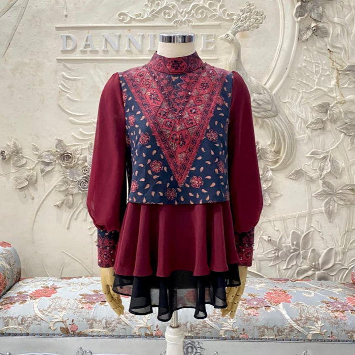Blouse Ruffle Batik Maroon