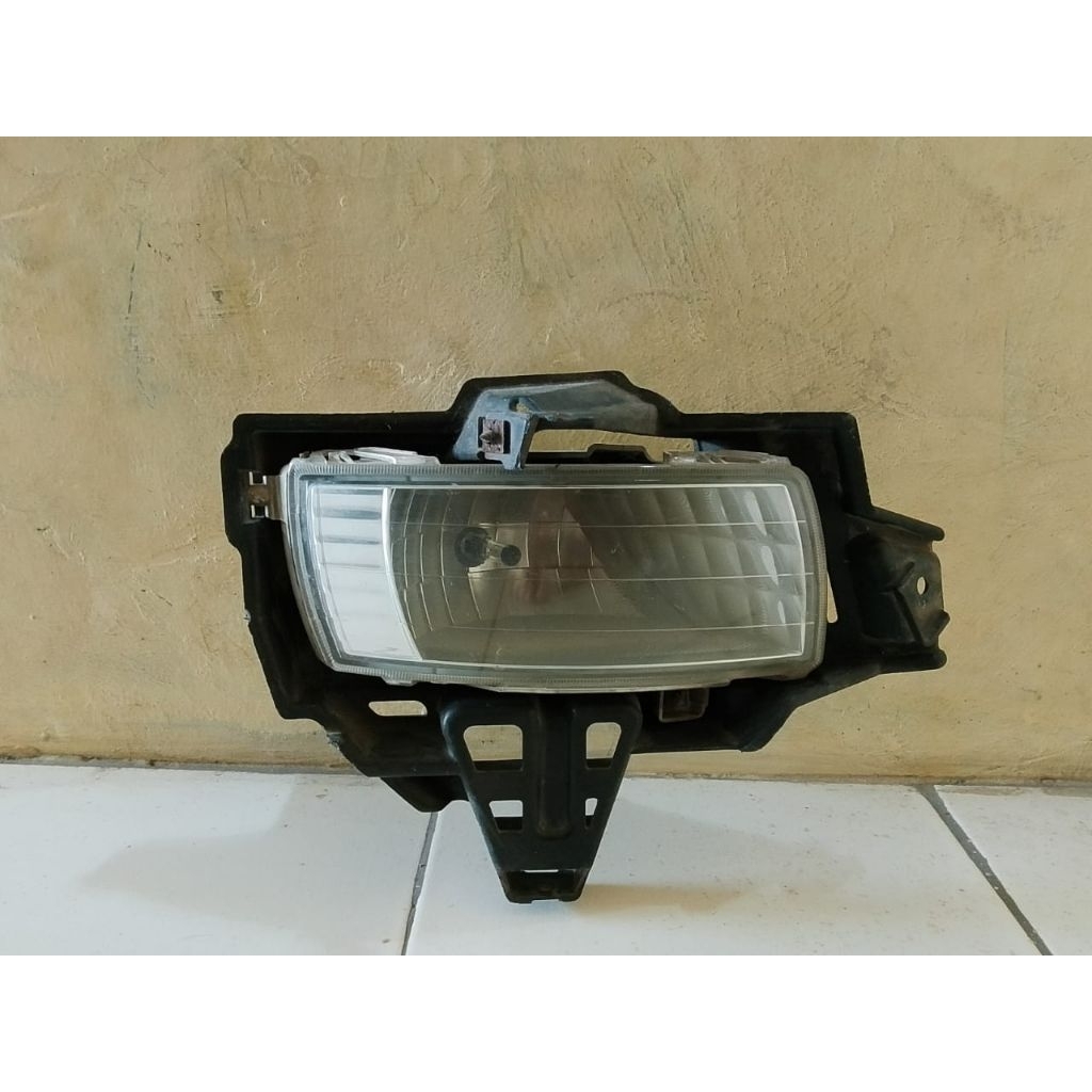 Foglamp Lampu Kabut Toyota Innova th 2009 2010 2011 original kanan