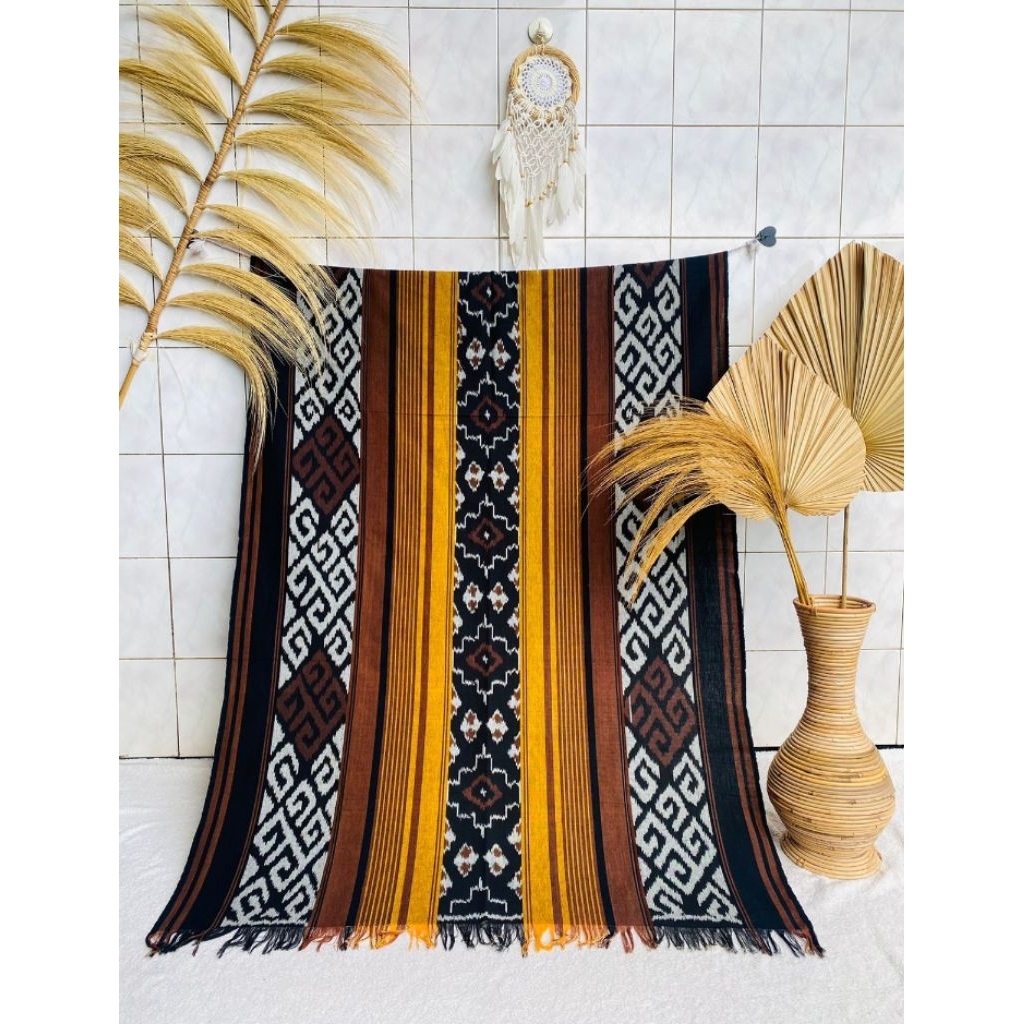 Kain tenun blanket etnik kalimantan