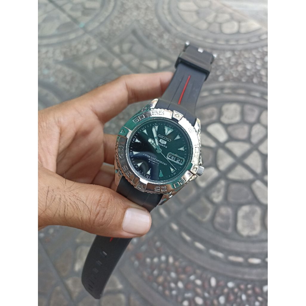 Seiko 5 Sport Automatic Cal 7s36