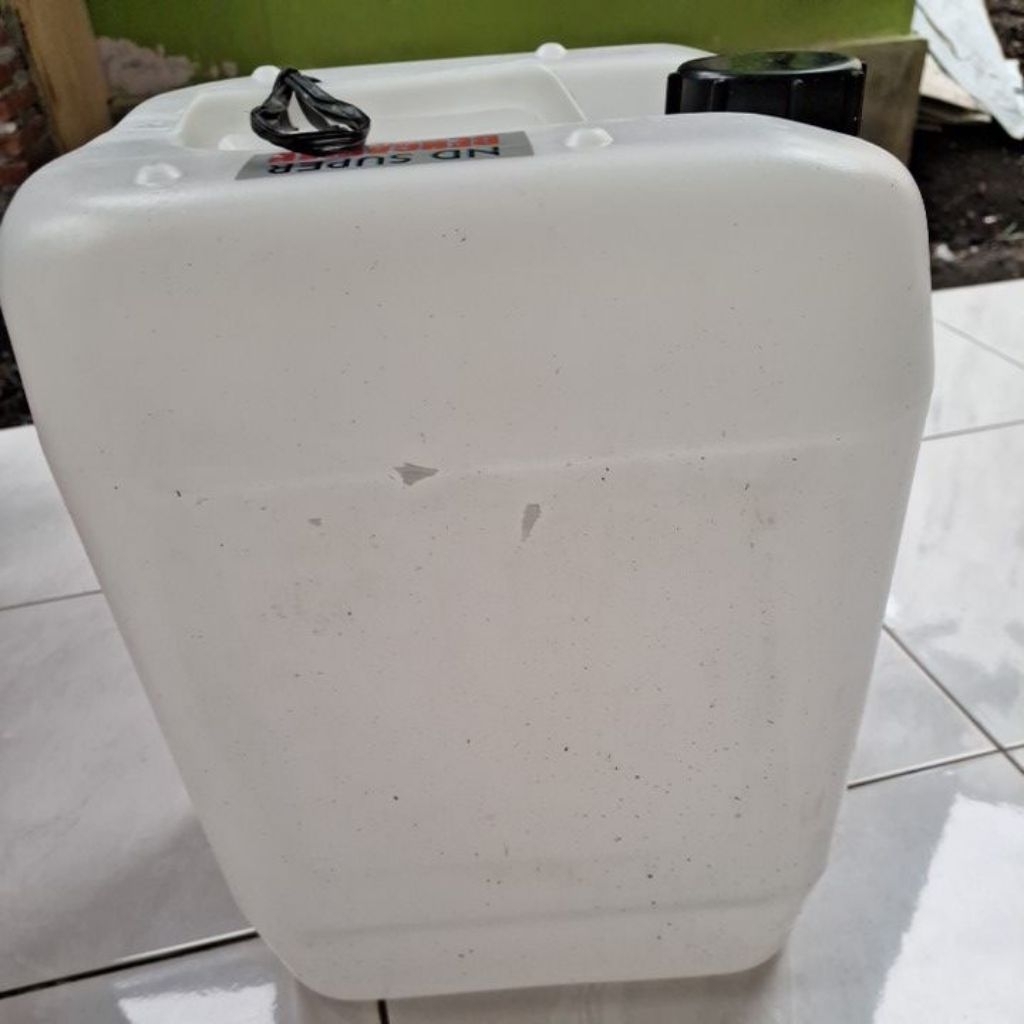 jerigen 20 liter ( bekas thiner )