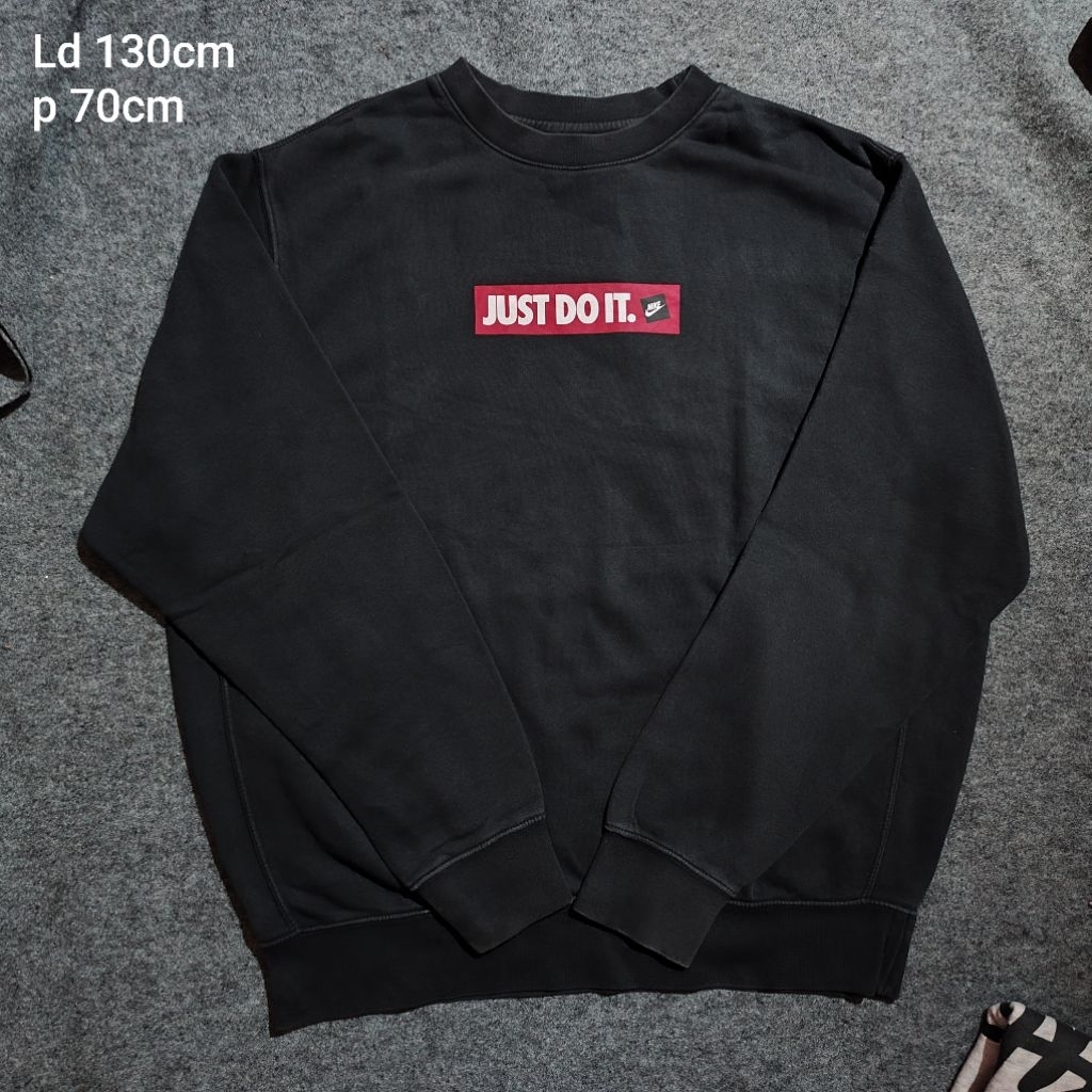 crewneck nike just do it