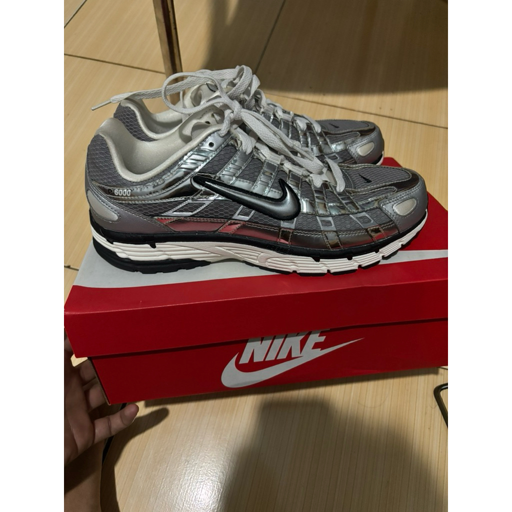 sepatu nike p6000 metalic silver