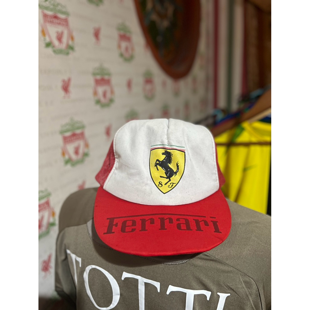 Topi Ferrari Vintage