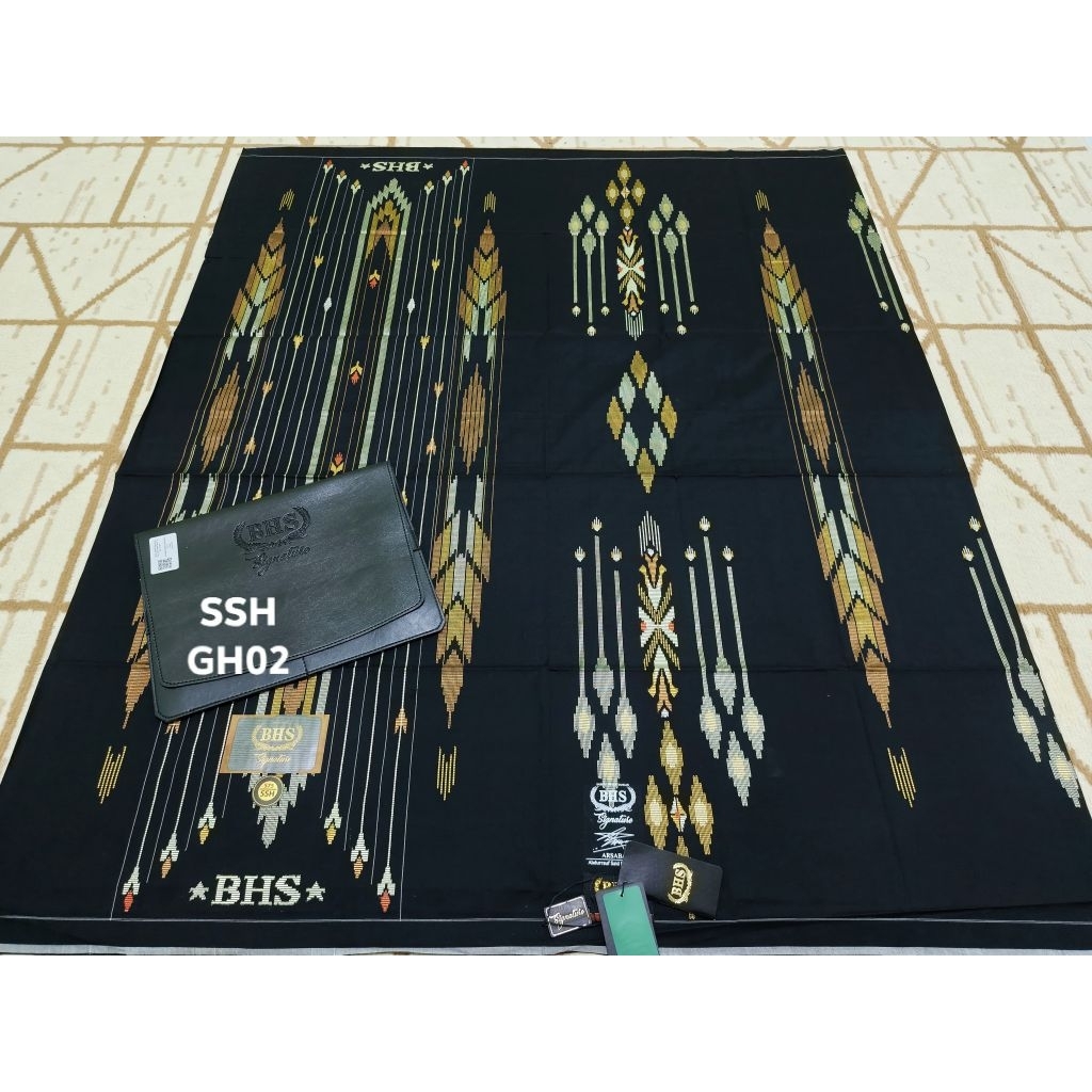 SARUNG BHS SSE SSH SIGNATURE GOLD HITAM LIMITED