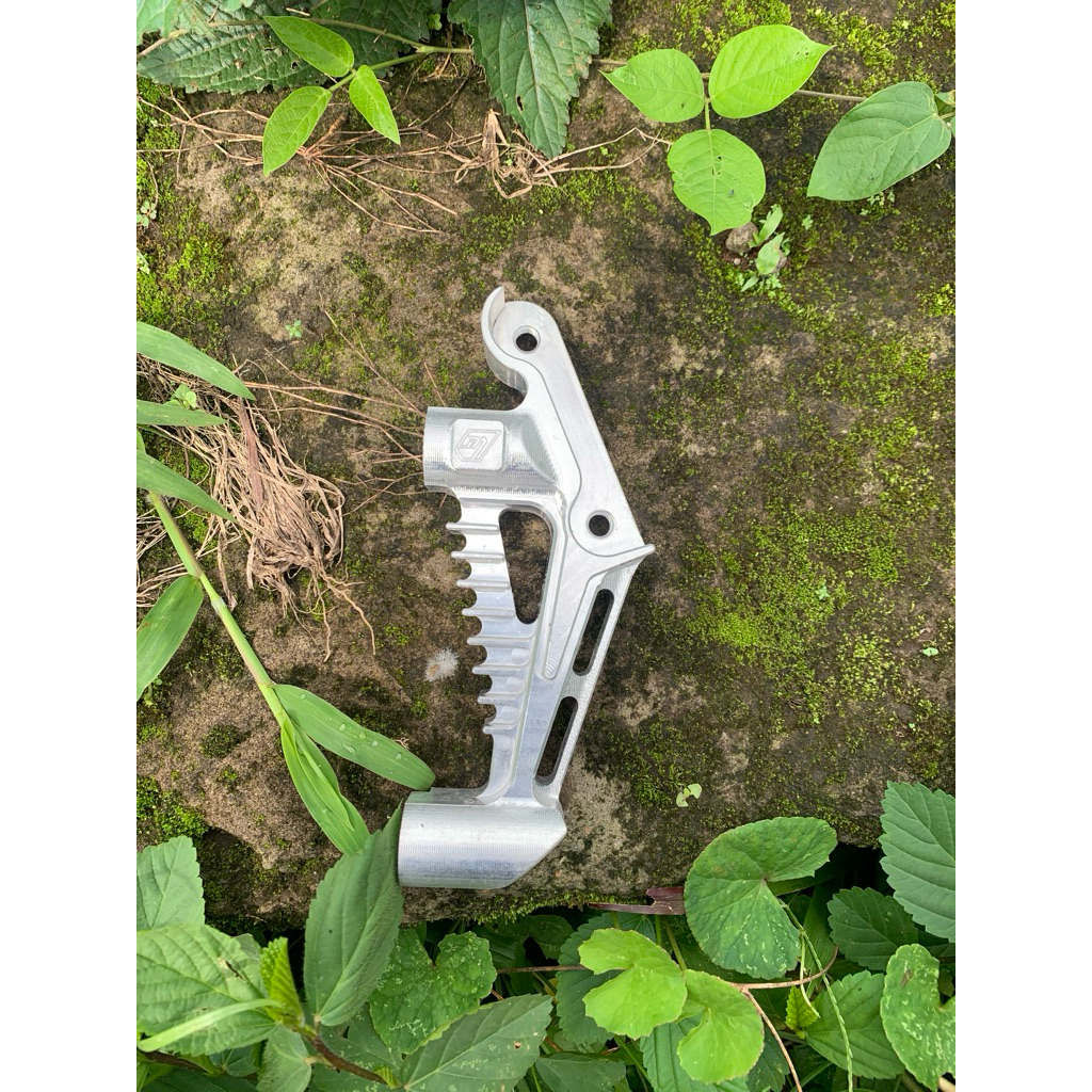 bracket kaliper m1 speed v8 model sirip