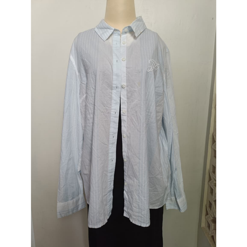 (PRELOVED) TOMMY HILFIGER KEMEJA T-SHIRT BLUE LIGHT BY WDYS