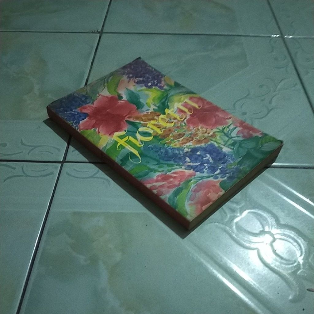 buku FIORETTI DAN LIMA RENUNGAN TENTANG STIGMATA SUCI