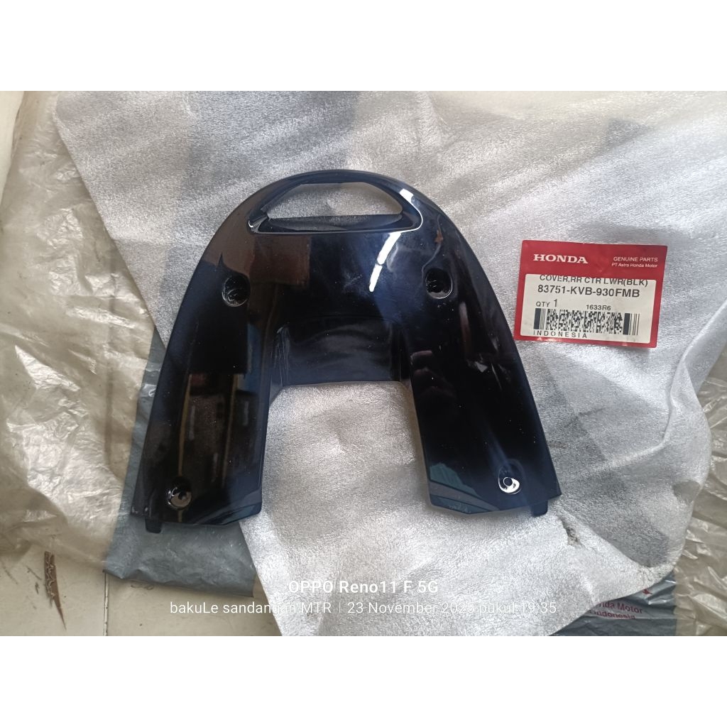 cover tail sambungan lampu belakang Honda Vario 110 old karbu Agnes  original AHM 83751 KVB 930FMB