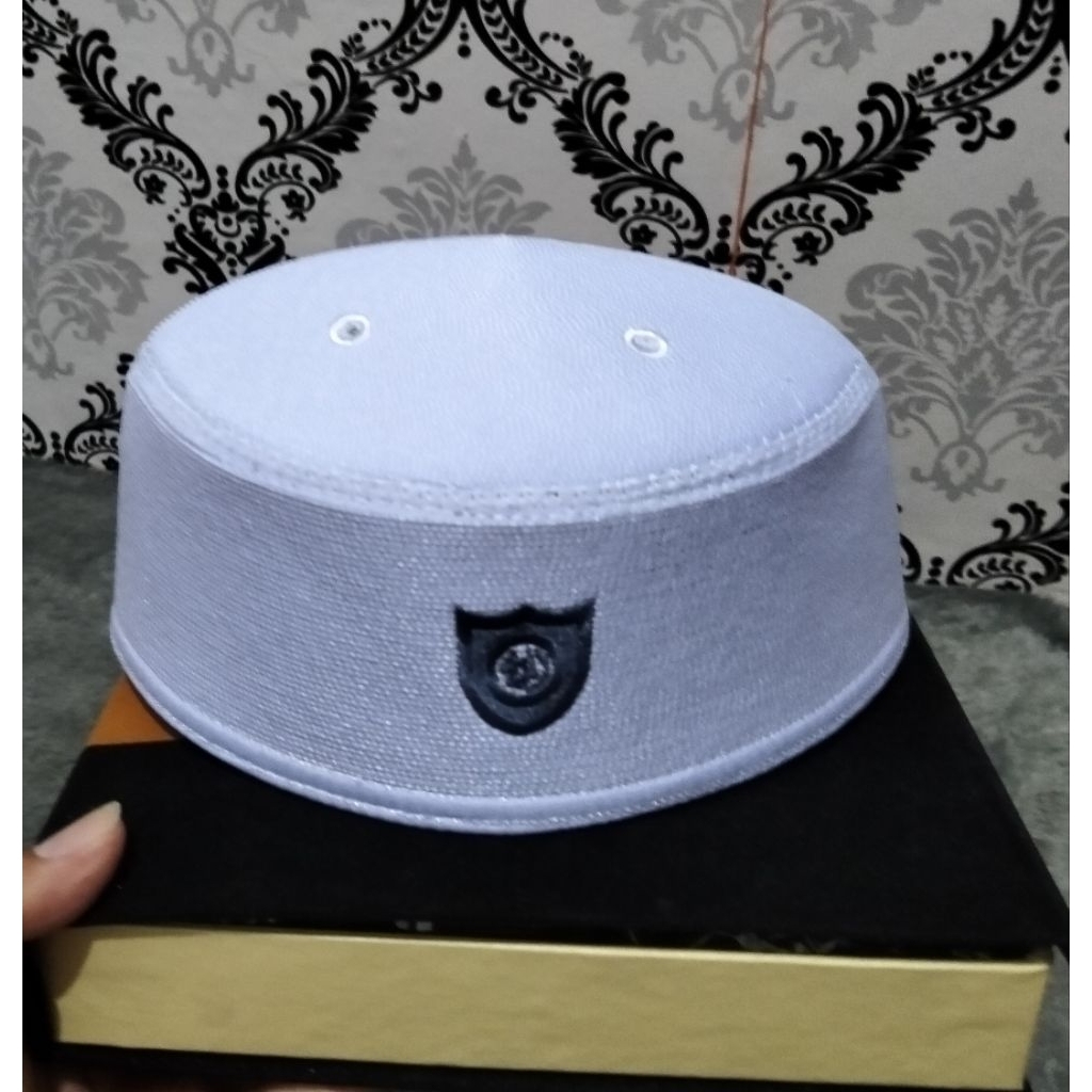 peci Malaysia import logo hitam bahan lembut terlaris