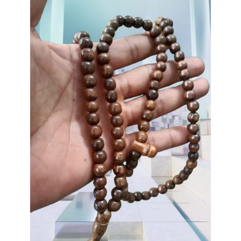 tasbih kayu gaharu hitam 8mm 99butir tasbih kayu gaharu wangi tasbih kayu gaharu Kalimanta