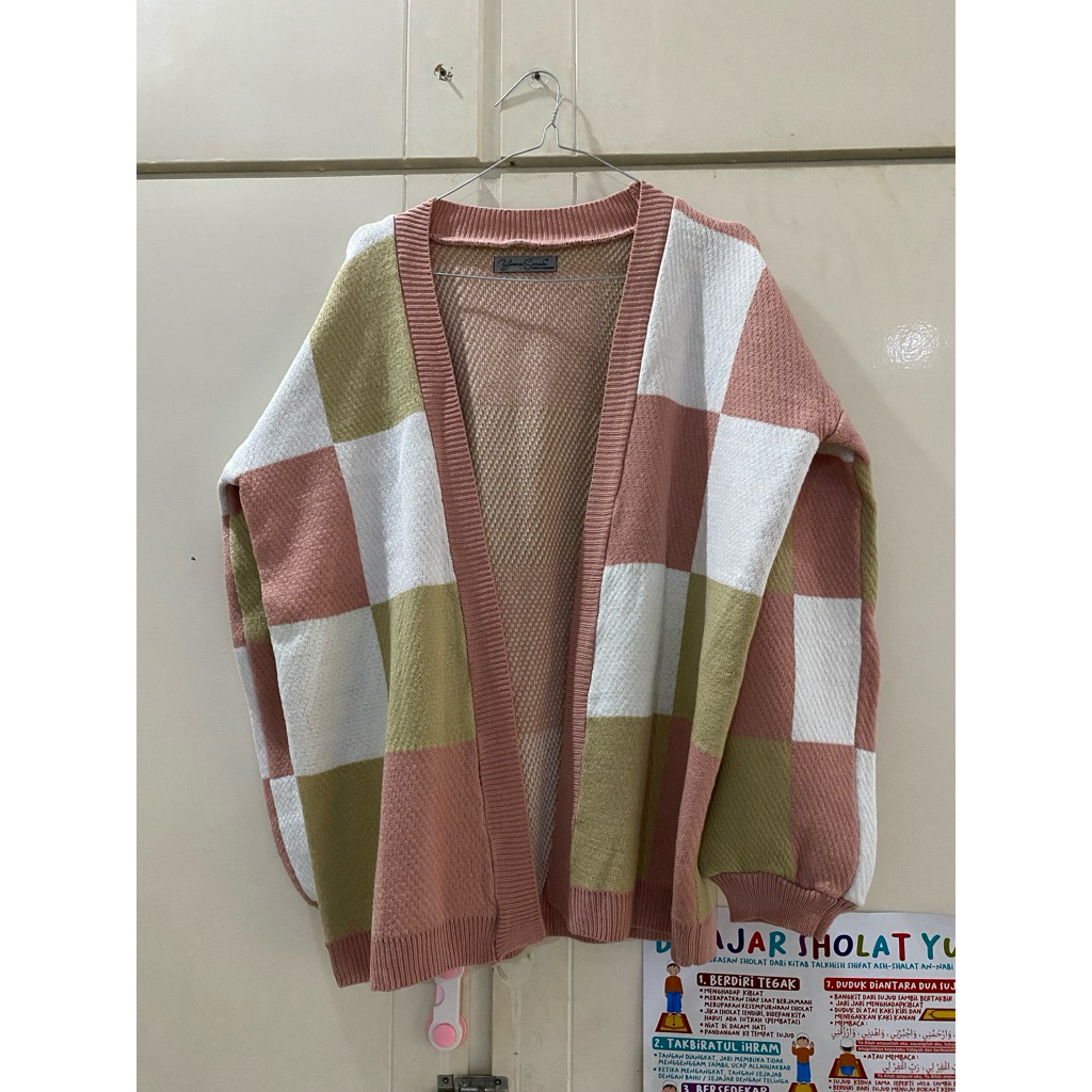 PL Cardigan Square by Yoora Sarah Warna Strawberry Cheesecake 1-2x pakai