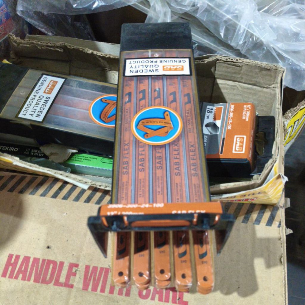 MATA GERGAJI / MATA GERGAJI KAYU BESI PLASTIK / MATA GERGAJI