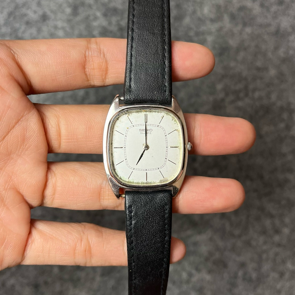 Jam tangan seiko quartz second original