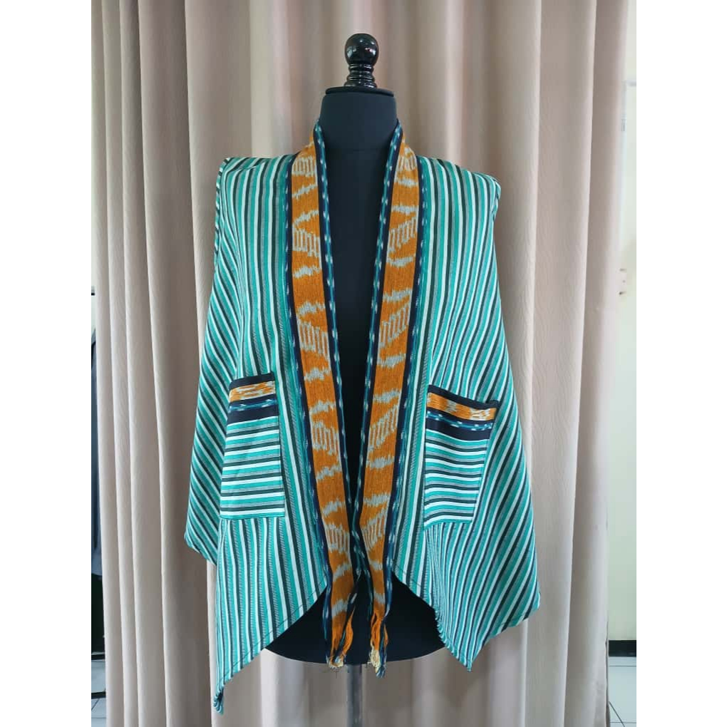 Outer wanita asimetri lurik