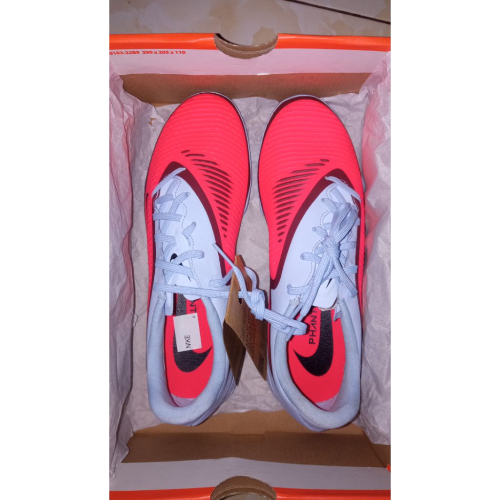 Nike Phantom 6 Low Academy TF