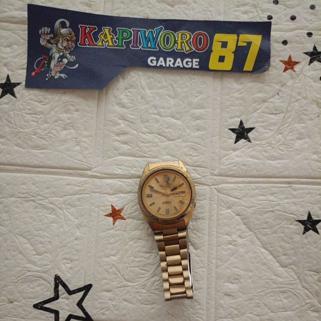 jam tangan SEIKO otomatis