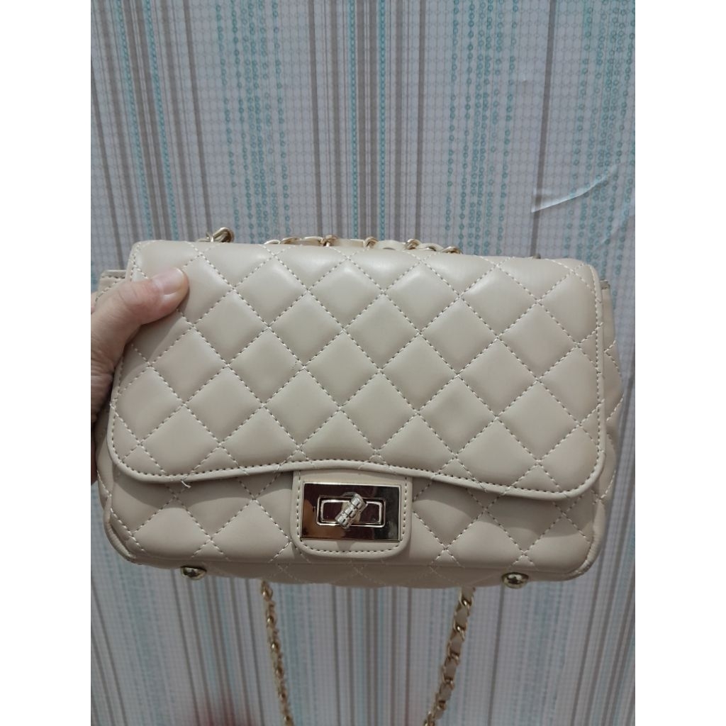 PRELOVED TAS FLICKA.