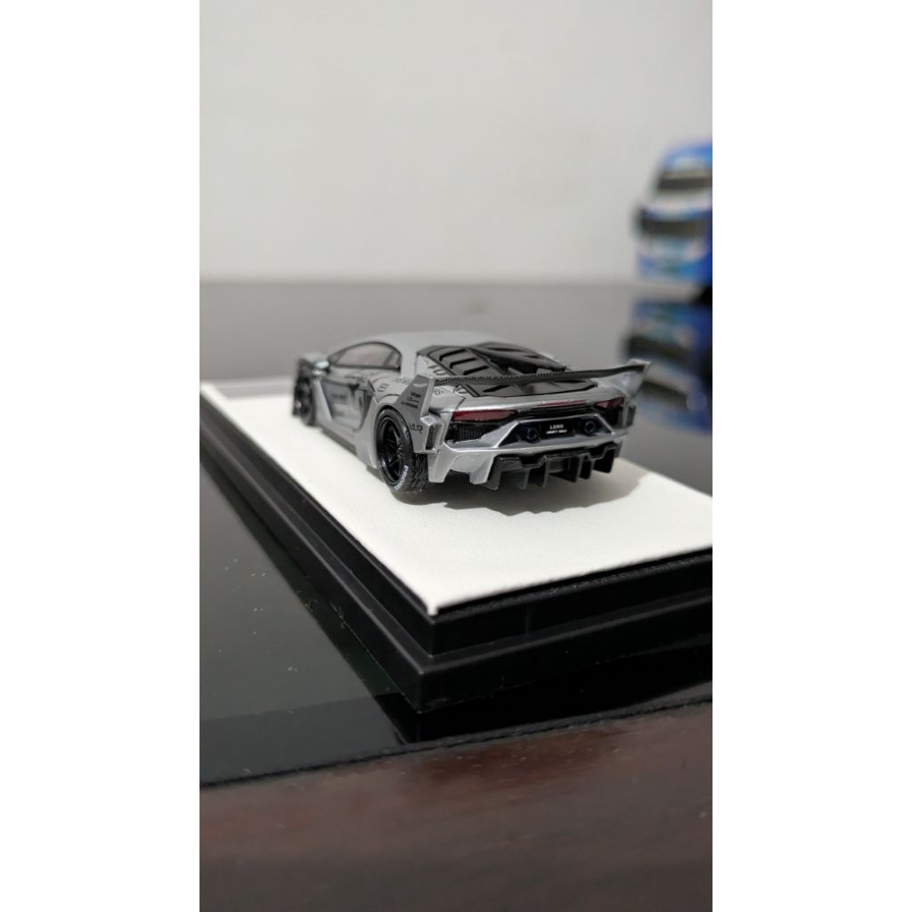 Time micro Lamborghini Aventador lbwk