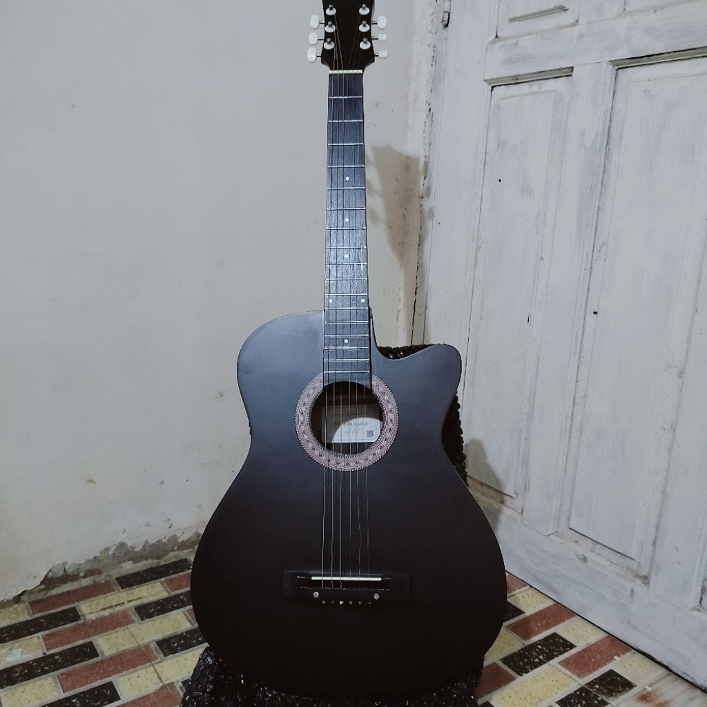 Gitar Akustik Mandalika Pemula