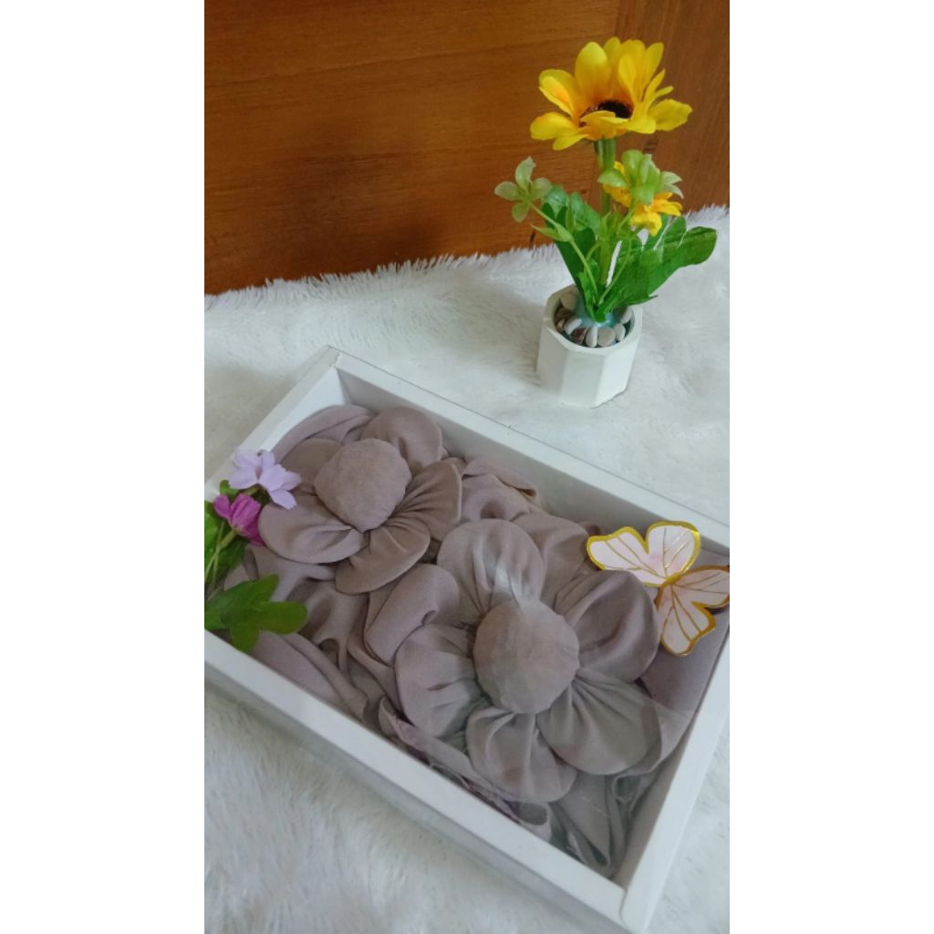 Gift Box jilbab kado hari guru kado wisuda