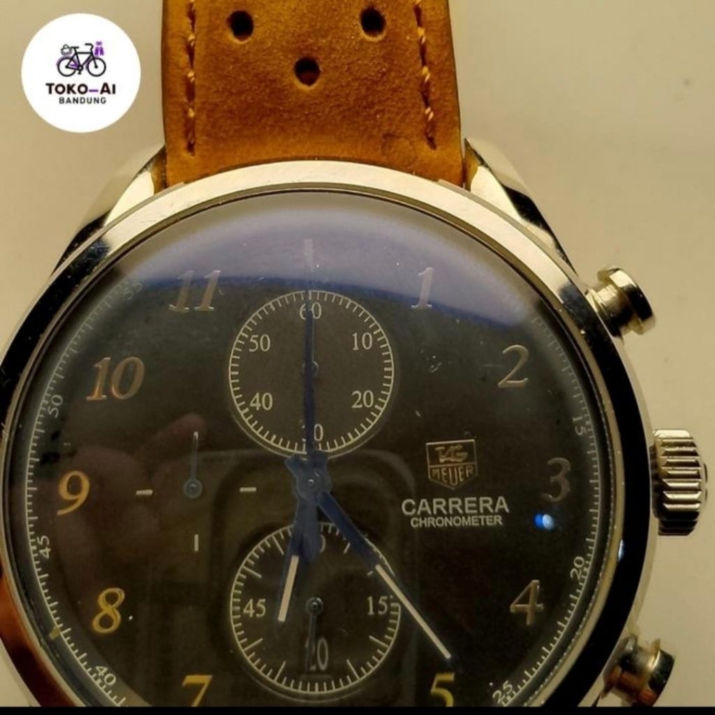 Jam tangan pria TAG Heuer CARRERA