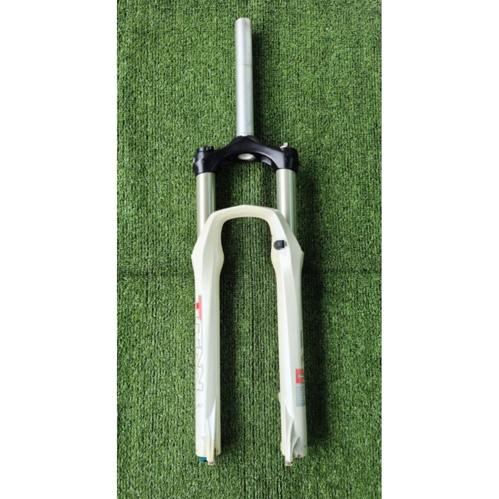 Fork Sepeda RST TITAN 26" Travel 100mm QR Angin Second Mulus Fungsi Normal