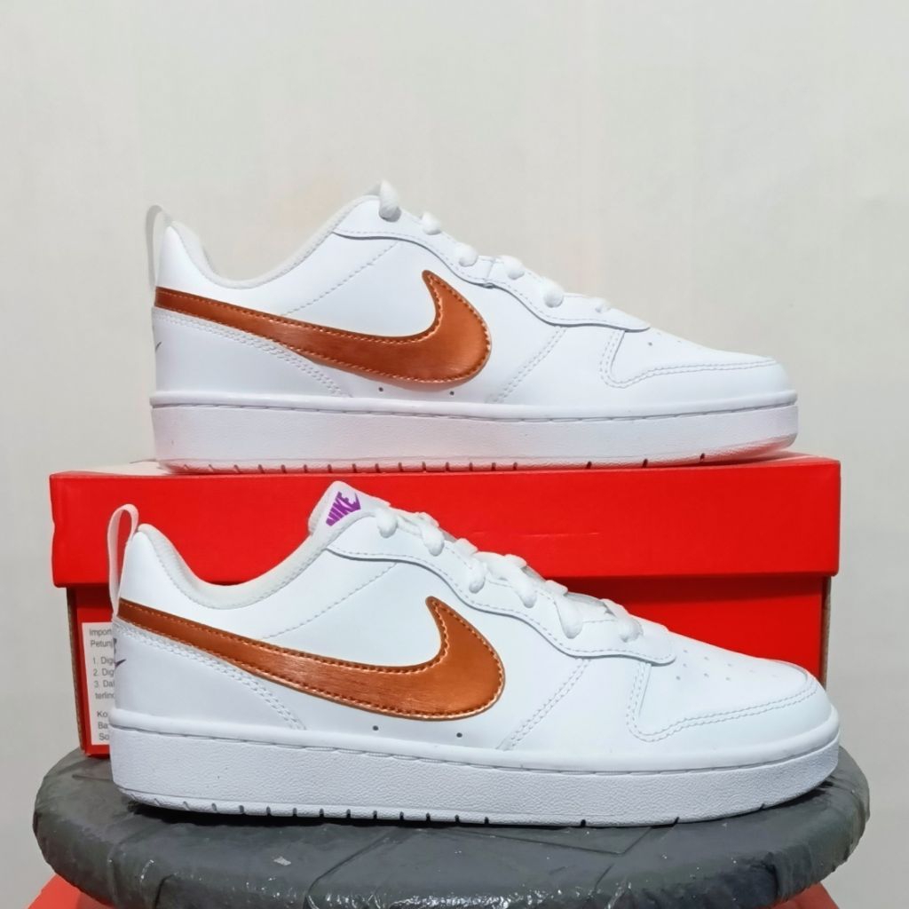 Sepatu Anak Nike Court Borough Low 2 SE white/Metalik Copper DQ5979 100