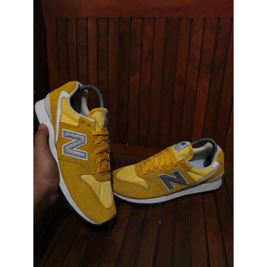 New Balance 996