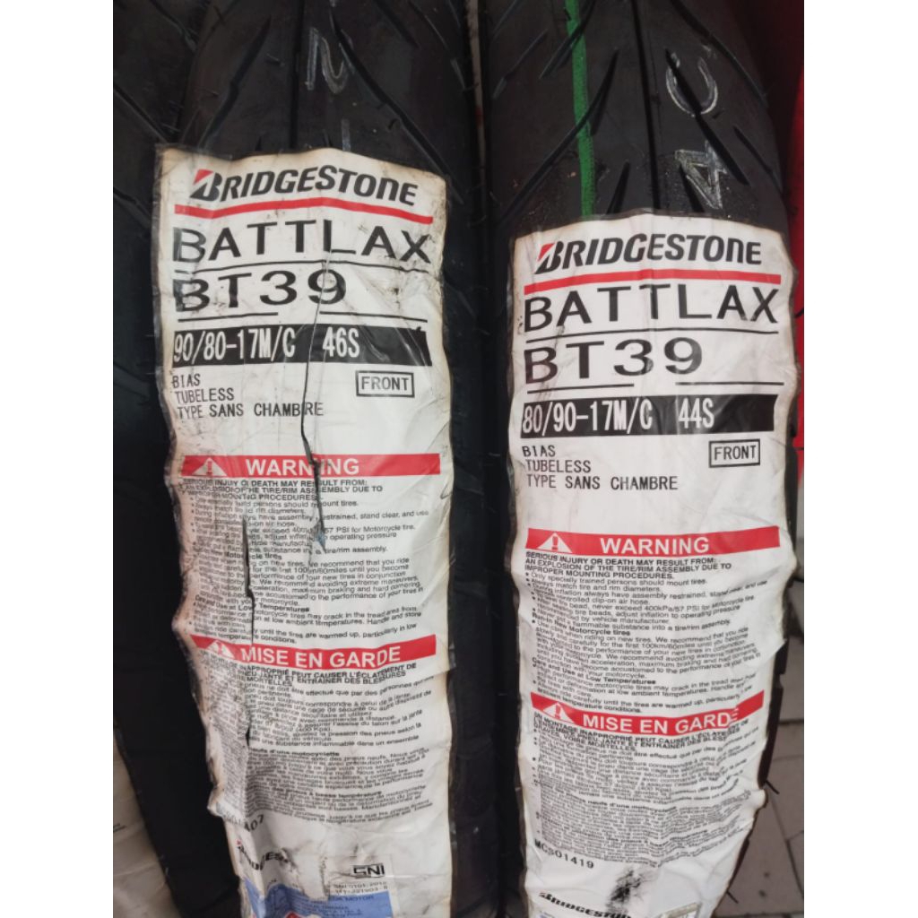 PAKETAN BAN LUAR BATTLAX BRIDGESTONE BT39 UKURAN 80/90-17 DAN 90/80-17 TUBELESS
