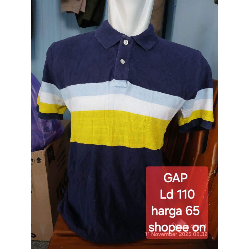 kaos kerah brand GAP