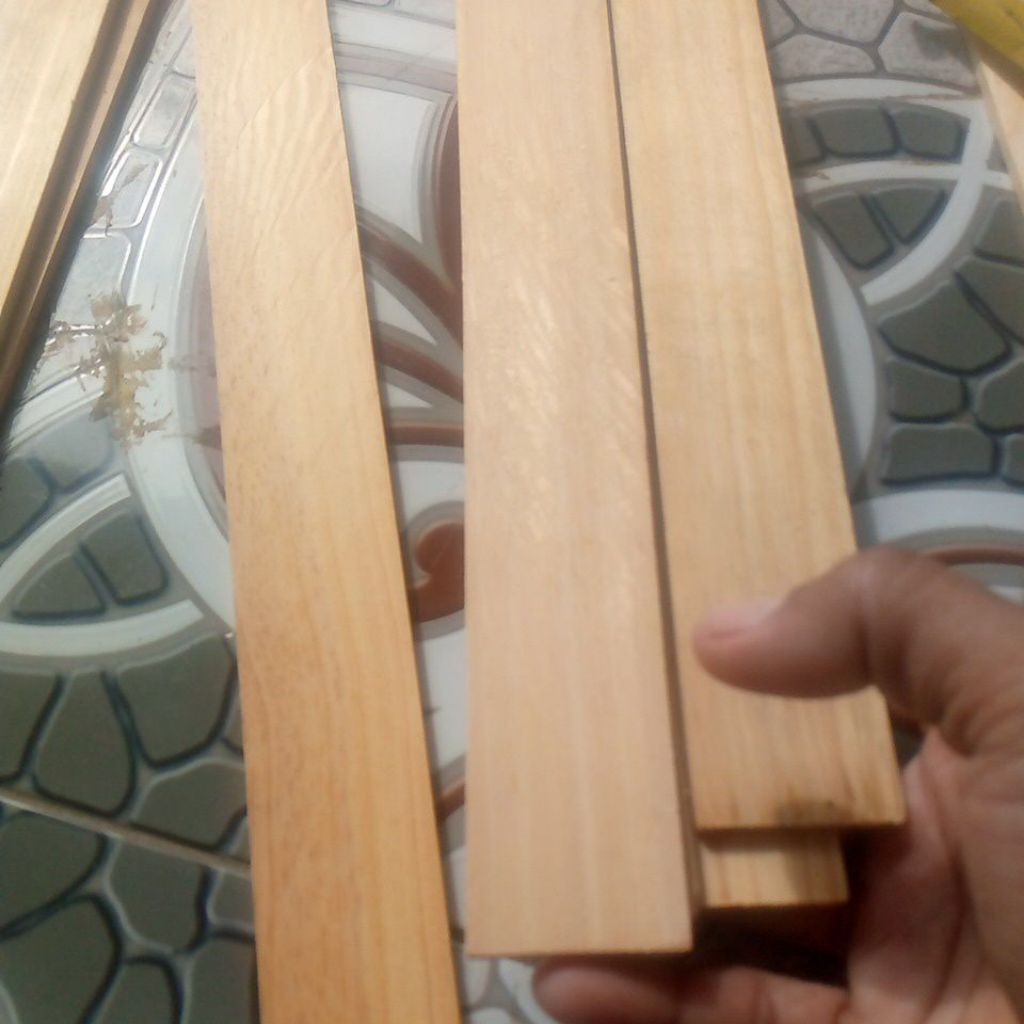 papan kayu jati belanda  L 4 cm/P 40cm/ tebal 4 mili