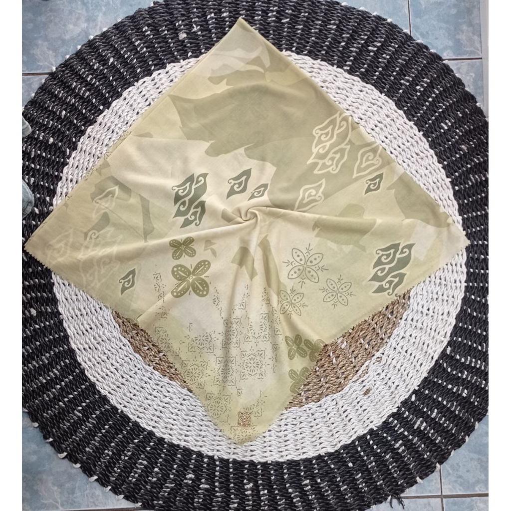 Jilbab Dharby Motif Hijau Kekuningan