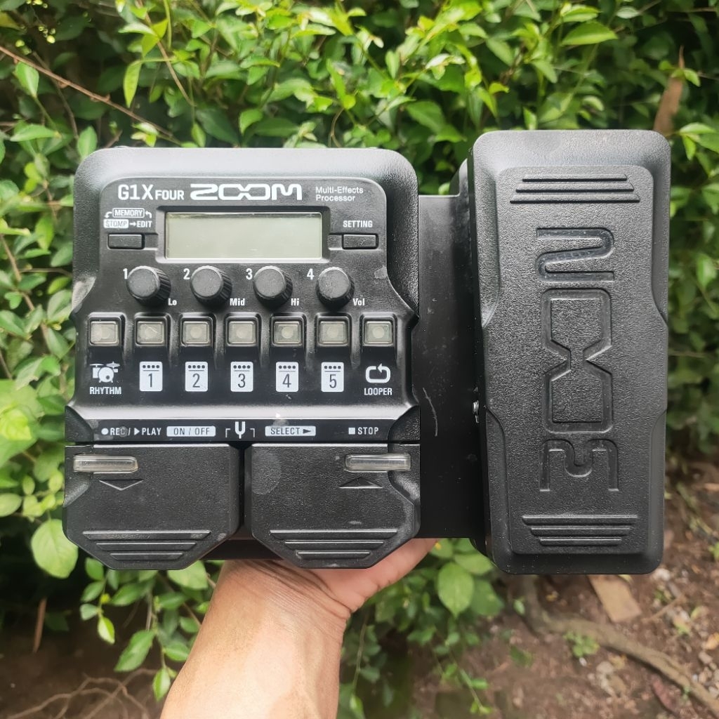 EFEK GITAR BEKAS ZOOM G1XFOUR / EFEK GITAR BEKAS / EFEK GITAR SECOND / EFEK ZOOM BEKAS / EFEK ZOOM S