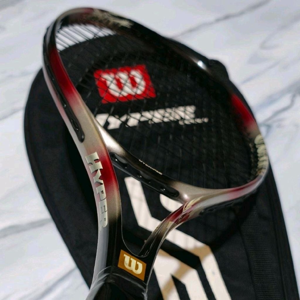 Raket Tenis Wilson Hyper Hammeer 6.2 Carbon Siap Pakai
