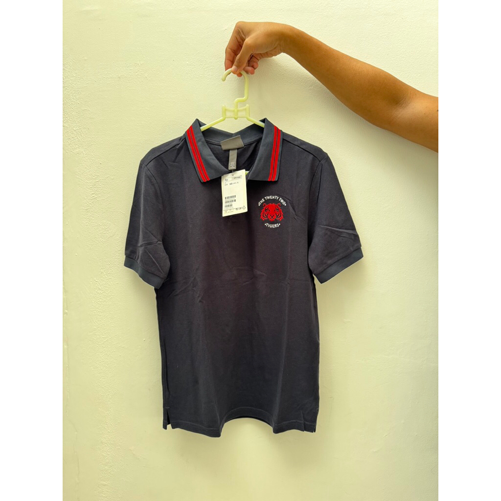 polo H&M size XS the twenty two tiger