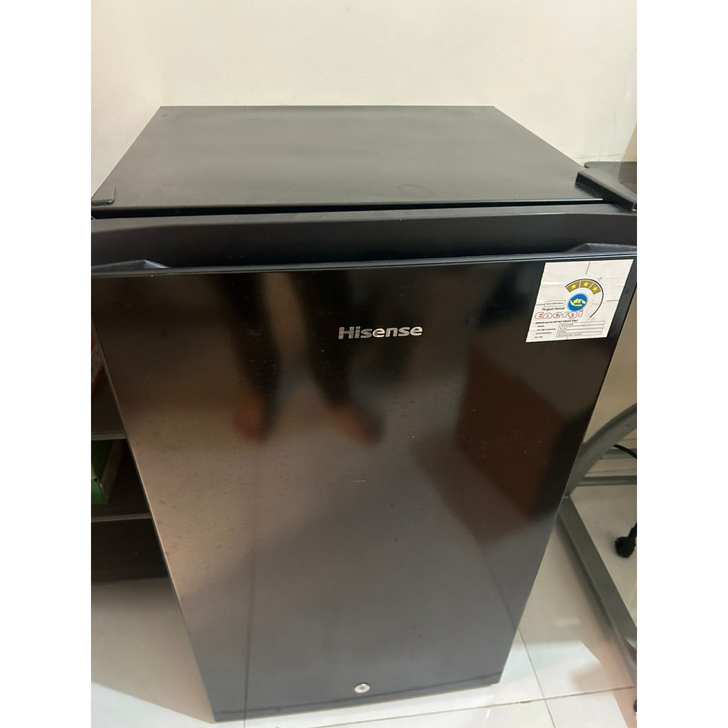 [BOOKED] kulkas hisense 91L