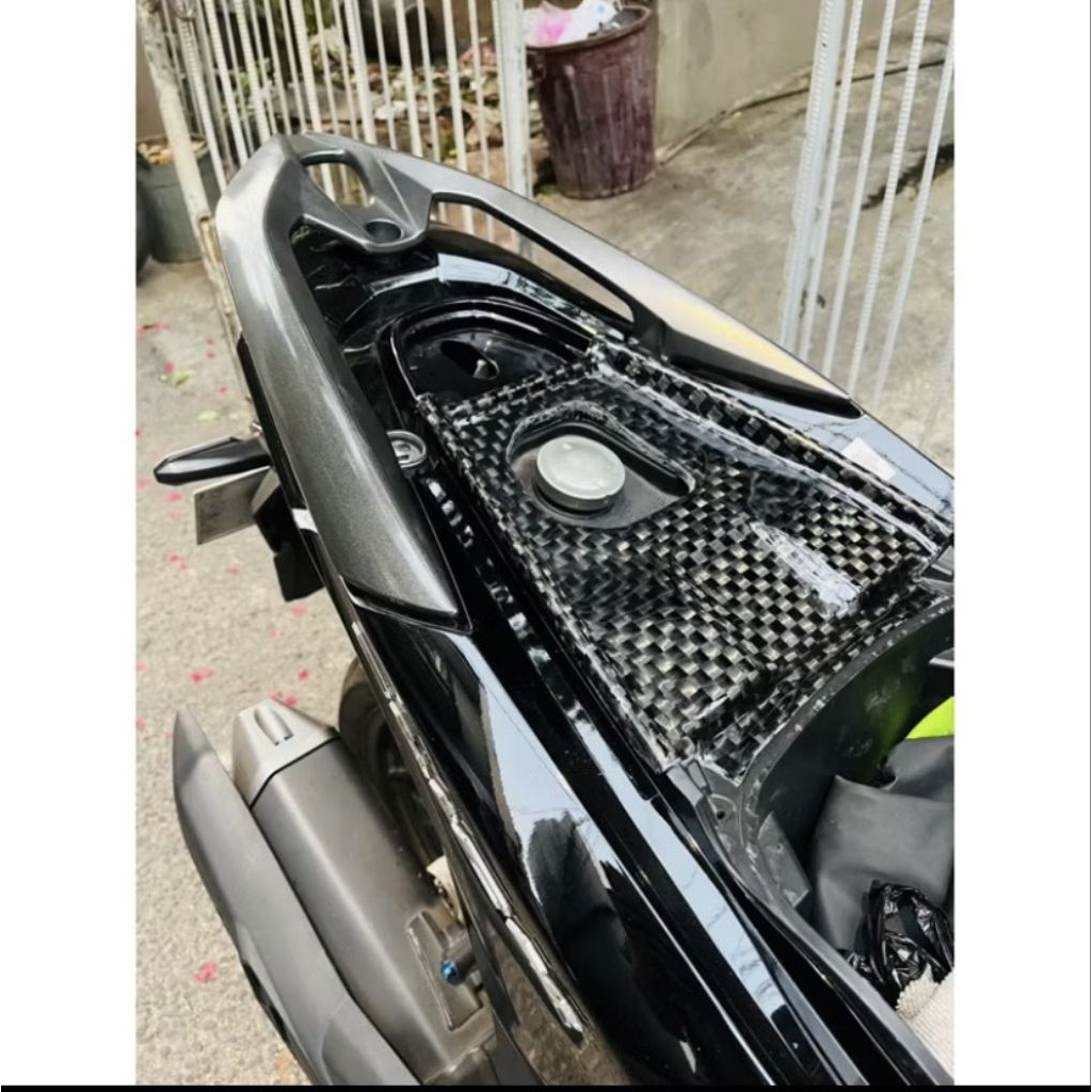 tutup tangki vario new 125 150 karbon kevlar