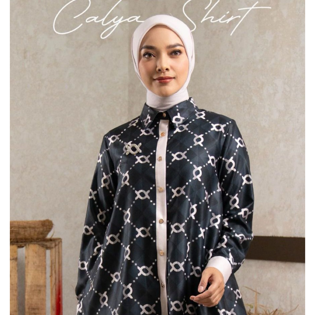 Calya Sable Wearing Klamby size L