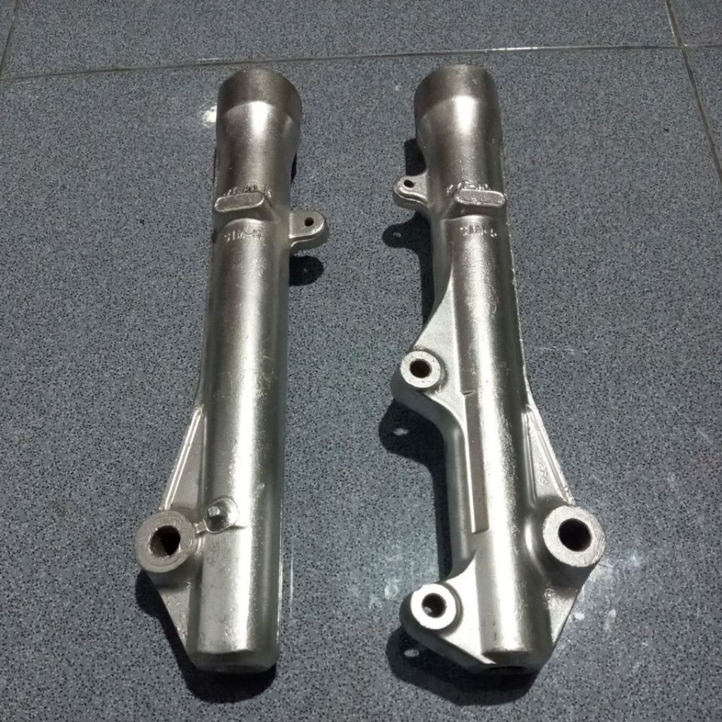 Bottom shock depan kanan kiri KYT Honda Scoopy karbu original copotan